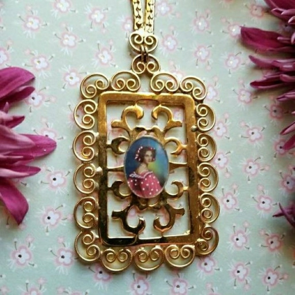 Relisted- Vintage Hobe necklace Auguste Strobl gold cameo - Picture 1 of 8